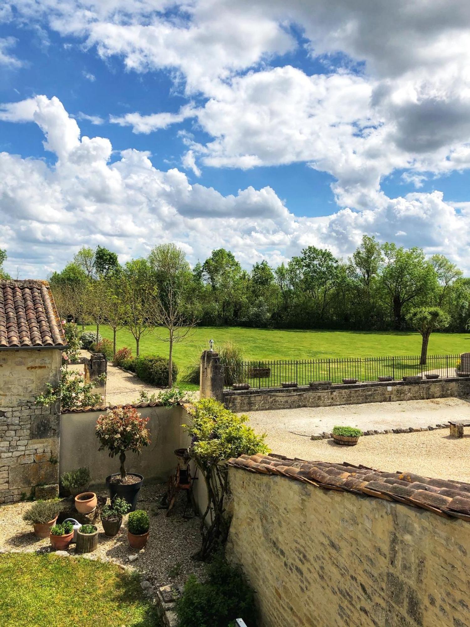 Gites De Cognac Breville Экстерьер фото